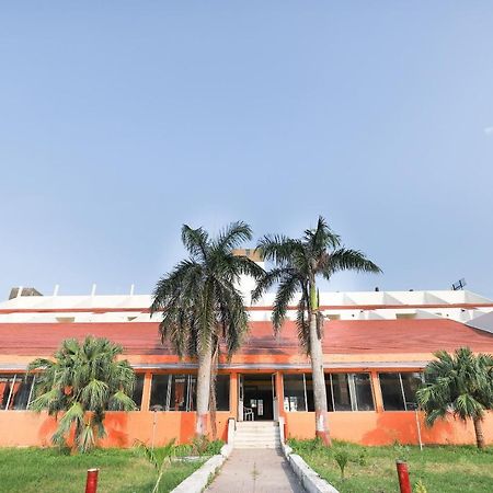 Oyo Hotel Park Veraval Eksteriør bilde